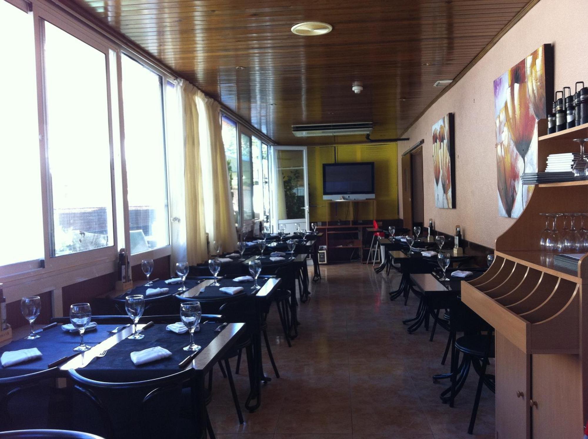 Hotel Rodsan Suizo Castelldefels Exterior photo