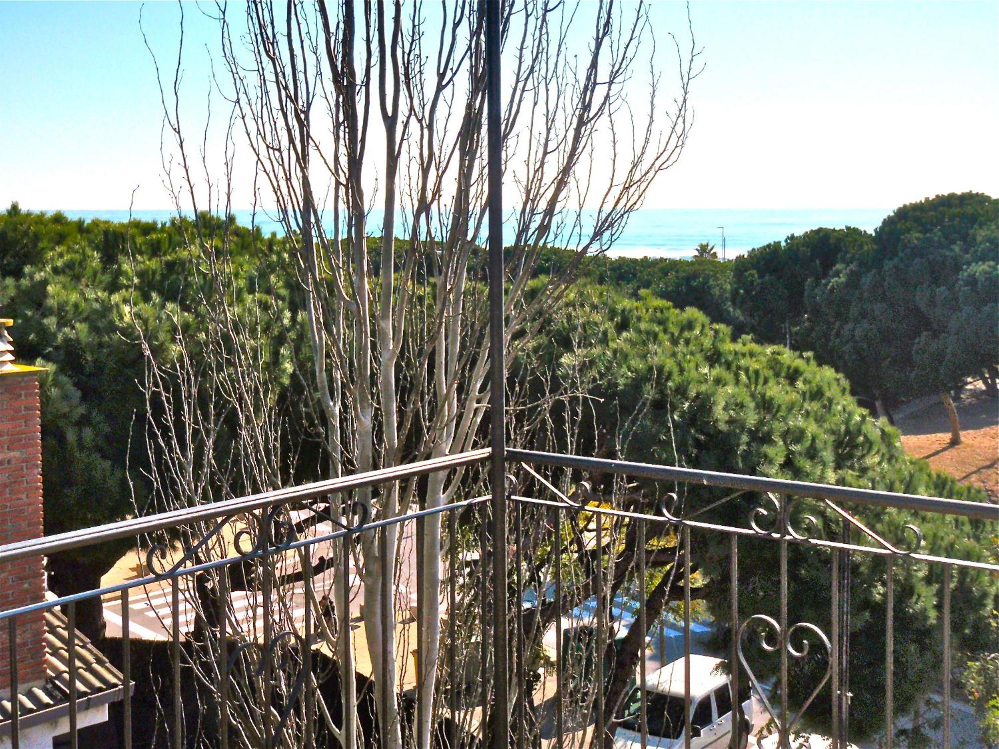 Hotel Rodsan Suizo Castelldefels Exterior photo